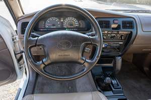 รถยนต์มือสอง พวงมาลัยซ้าย/ขวา ปี 2002 โตโยต้า ฟอร์จูนเนอร์ SR5 4x4 - Product Image 4