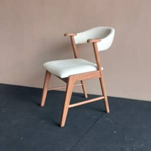 Sillas de Comedor al Por Mayor, Súper Cómodas, con Tapicería de Cuero Sintético, Estilo Moderno y Minimalista, por Rachel Natalie - Product Image 1