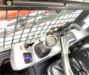 Minicargadora Kubota 2021 de excelente estado bastante usada disponible para la venta lista para enviar en todo el mundo - Product Image 5