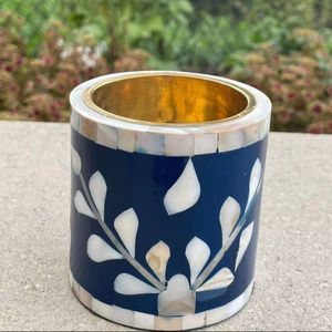 Venta al por mayor Concha incrustaciones redondas bakhoor conjunto en negro Venta caliente mubakhar conjunto - Product Image 1