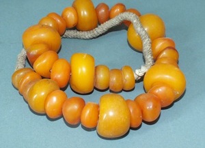 Collier en résine de qualité supérieure, collier de perles d'ambre, collier ras du cou vintage, collier de couleur ambre, bijoux pour elle - Product Image 6