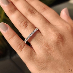 แหวนทองคำแท้ 14k งานแฮนด์เมด สวมใส่ได้ทุกวัน ดีไซน์โรแมนติก ประดับเพชรทรงบาแก็ตต์ แหวนนิรันดร์ สำหรับผู้หญิง เหมาะสำหรับวันครบรอบแต่งงาน - Product Image 5