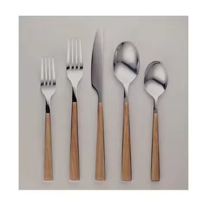 Ensemble de couverts en acier inoxydable or rose couverts faits à la main manche en bois unique couverts de haute qualité thé scolaire mariage maison - Product Image 3