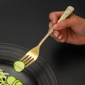 Ensemble de couverts élégants en acier inoxydable pour les repas quotidiens |   Solution de vaisselle durable et élégante - Product Image 3