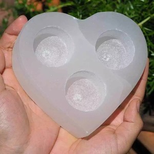 หิมาลายันเกลือชาแสงหัวใจสามหลุมรูปร่างเชิงเทียนที่มีสำหรับตกแต่งชิ้นและของขวัญแต่งงานวัตถุประสงค์จากปากีสถาน - Product Image 5