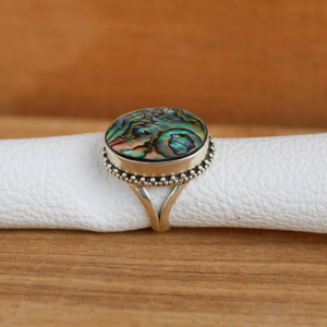 Bague de mariage classique en argent sterling 925 avec pierres précieuses Bijoux de promesse personnalisés Cadeau de fiançailles Coquille d'ormeau Réglage de lunette Coupe ovale - Product Image 2