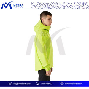 Chubasquero transpirable con Capucha ajustable y revestimiento resistente al agua para una mayor comodidad durante actividades de alta intensidad - Product Image 5