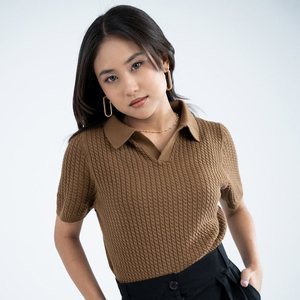 Polo de punto de cable personalizado, ropa elegante para mujer, marca Amriss, Proveedor de Ropa de exportación de moda ajustada de algodón de Bangladesh OEM - Product Image 5