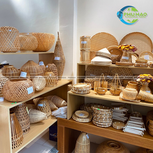 Plateau en bambou vietnamien fabriqué à la main avec couvercle en maille traditionnel et écologique parfait pour sécher, servir et stocker les aliments - Product Image 4