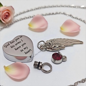 Pendentif Cœur Ailé Moderne en Acier Inoxydable Argenté avec Chaîne, Gravé pour Cendres d'Animaux <span class=keywords><strong>de</strong></span> Compagnie, 12 Pierres <span class=keywords><strong>de</strong></span> Naissance, Réutilisable, Étanche, Parfum - Product Image 2