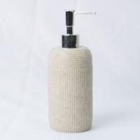 Ensemble d'accessoires de salle de bain Offre Spéciale design en résine de haute qualité Des articles de toilette personnalisables sont disponibles dans la salle de bain