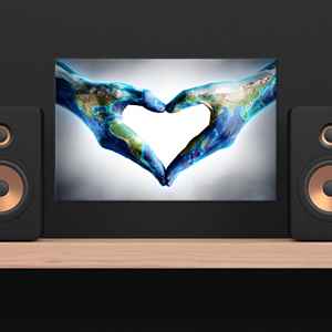 Impresión en lienzo Love Planet: arte moderno para pared con manos en forma de corazón en 3D, estirado sobre lienzo - Product Image 1