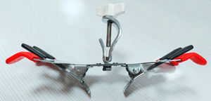 ตัวหนีบบียูเรตแบบเดี่ยวสำหรับยึดบียูเรต แผ่นโลหะขึ้นรูปด้วยการปั๊ม และเครื่องแก้วอื่นๆ ให้อยู่ในตำแหน่งที่ถูกต้องเมื่อทำปฏิบัติการทดลอง - Product Image 3