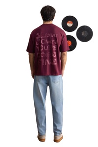 T-shirt uni haut de gamme pour hommes, en coton, col rond, manches courtes, décontracté, basique, couleur unie, design minimaliste avec logo, confortable, tissu doux - Product Image 5