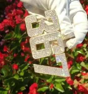 Colgante de moissanita real de corte redondo de 4 quilates chapado en oro amarillo de 14 quilates, colgante de número personalizable, colgantes finos, dijes para fiestas - Product Image 4