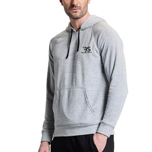 Sweat à capuche en coton mélangé style streetwear pour hommes avec un look minimaliste - Product Image 1