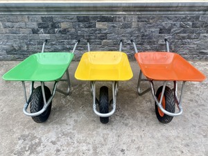 Haute qualité PhuLong Global PL-1054 fabriqué au Vietnam Durable solide brouette roue pneumatique en plastique plateau métallique garantie de 3 ans - Product Image 4