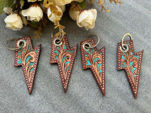 Porte-clés en cuir taillé sculpté à la main Porte-clés en cuir de forme exotique mignon Accessoires en cuir taillé Porte-clés mignons pour unisexe - Product Image 2