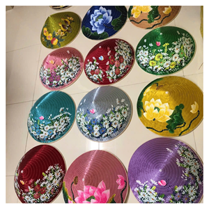 หมวกทรงกรวย ทำจากใบปาล์มธรรมชาติ พร้อมโครงไม้ไผ่ สำหรับกันแดดกลางแจ้ง ใช้ในงานเกษตรกรรม และเป็นของที่ระลึกสำหรับนักท่องเที่ยว ผลิตในเวียดนาม - Product Image 1