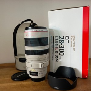 EF 28-300mm F/3.5-5.6 L IS USM - Product Image 3