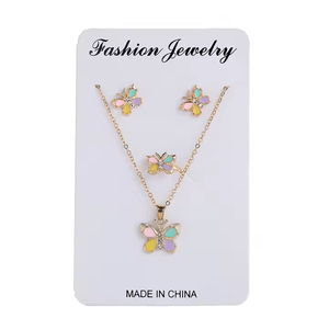 Conjunto de Joyería de Mariposa con Baño de Rodio Imitación Aleación de Zinc, Anillo, Collar y Pendientes con Circonita y Perla, Ideal para Regalo - Product Image 1