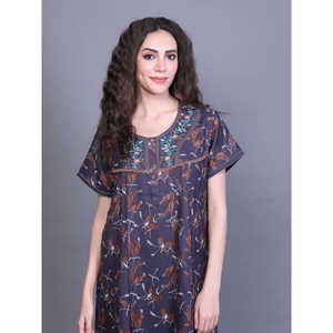 Chemise de nuit Alpine ODM en tissu doux tissé avec poche latérale, broderie au col et logo personnalisé, fermeture à cordon, MOQ 3 pièces - Product Image 5