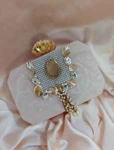 Pochette ronde en marbre à main travail manuel résine Imitation perle plaqué or Vintage papillon breloque sac femmes mariage Design créatif - Product Image 2