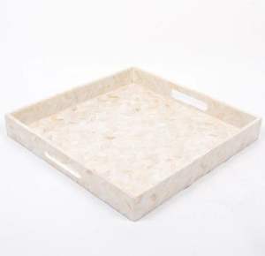 Plato Grande de Nácar Natural Hecho a Mano con Grabado Art Deco, Ligero, con Asa para Uso Múltiple - Product Image 3