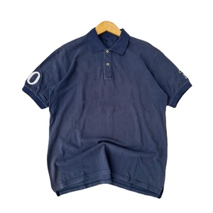 Camiseta polo premium de algodón piqué de 220 GSM, color marrón, con cuello en contraste, logotipo personalizado con bordado e impresión, para hombre. - Product Image 2