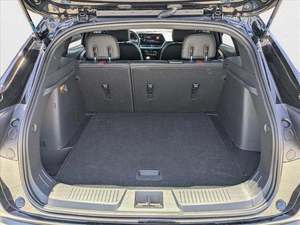 SUV Trax RS 2024 USADO con Asientos de Cuero Oscuros, Control de Crucero Adaptativo, Tracción Delantera, Listo para Conducir - Product Image 3