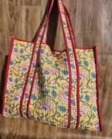 Vente en gros de sac fourre-tout en coton indien imprimé à la main sac fourre-tout pour femmes sac fourre-tout fait à la main sac à bandoulière matelassé imprimé en bloc