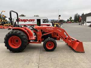 Tractor Agrícola L4701HST 2021, Tractor Utilitario Compacto y Robusto 4x4 con Transmisión de Engranajes, Motor de 47.3 HP y Bomba - Product Image 3