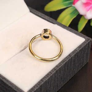 Anillo de Plata de Ley 92.5 Hecho a Mano con Calcedonia Aqua, Gema de Corte Ovalado de 5mm Aprox., Baño de Rodio, 2g, Moda Fina - Product Image 6