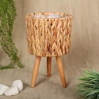 Keranjang Tanaman Taman Rumah Ramah Lingkungan dari Bambu Anyaman Tangan yang Elegan dengan Kaki, Harga Grosir Menarik, Pot Bunga Alami dari Vietnam