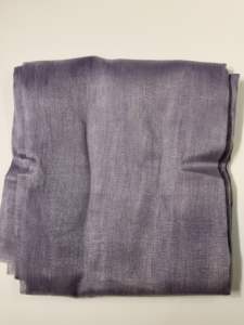 Tissu en organza brillant de fabrication indienne, finition lisse, tissu textile brillant pour robes de femmes à prix abordable - Product Image 4