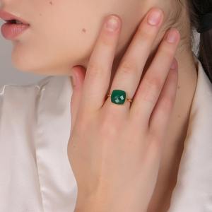 Bague tendance en or plaqué 18 carats avec onyx vert taille coussin serti clos, certifiée par un tiers, cadeau de mariage/fête pour elle, en gros - Product Image 5