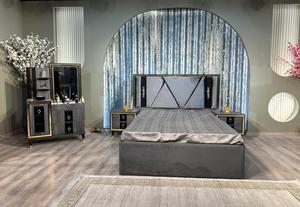 Camas de madera cómodas de lujo contemporáneo Juegos de muebles tapizados de dormitorio modernos para el hogar Casa de campo Apartamentos modernos-Metal - Product Image 2