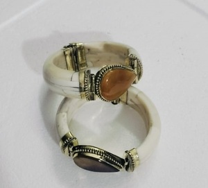 Piedra natural con diseño de latón y hueso, superventas, brazalete hecho a mano para mujer, pulsera hecha a mano 100% - Product Image 5