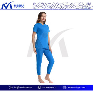 Scrubs médicaux écologiques pour femmes Tissu en bambou durable, évacuation de l'humidité et parfait pour les longs quarts de travail à l'hôpital - Product Image 4