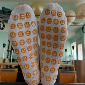 ถุงเท้ากีฬา bcsi มีไอคอนรอยยิ้มความยาวของลูกเรือกำหนดโลโก้และบรรจุภัณฑ์กันลื่นจับจีบสำหรับพิลาทีสยิมโยคะบาร์ - Product Image 3