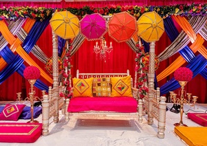 Jhula de madera tradicional para boda musulmana, boda pakistaní, decoración antigua de Jhula, columpio nocturno Mehndi vibrante con decoración Cultural - Product Image 3