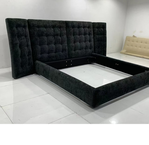 Ensemble de lit classique de conception européenne moderne, meubles de chambre à coucher en bois massif, lit double en tissu, taille king - Product Image 1