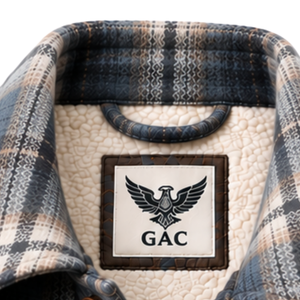 Veste en flanelle bleu gris à carreaux doublée de polaire pour homme, boutonnée sur le devant, avec poches poitrine, style overshirt décontracté pour l'extérieur en hiver - Product Image 4