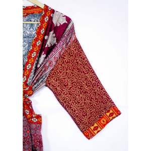 Bata Larga de Seda Vintage Hecha a Mano Kimono Sari Reciclado, Traje de Baño de Lujo, Ropa de Dormir Étnica, Maxi Vestimenta para Uso Doméstico - Product Image 5