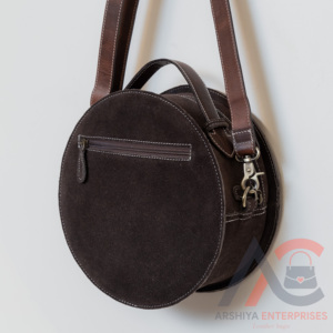Bolso cruzado de cuero de vaca genuino de gamuza marrón de alta calidad con cierre de cremallera Premium con decoración bordada - Product Image 6