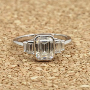 Exquisito anillo de diamante cultivado en laboratorio de lujo 10K oro corte esmeralda VVS2 IGI certificado joyería fina compromiso regalo de boda para mujeres - Product Image 5