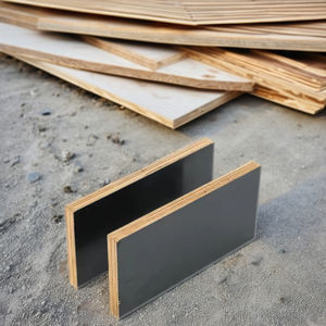 Contrachapado Industrial de Pino con Superficie Recubierta de Película Marrón Resistente al Agua de 2400*1220mm para Edificios de Gran Altura E1, Venta al Por Mayor de Fábrica - Product Image 1