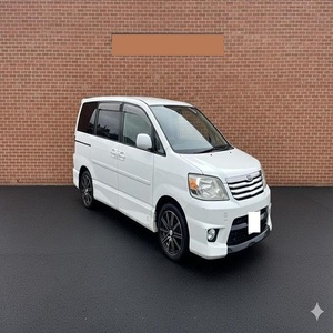 TOYOTA NOAH d'occasion, conduite à gauche/droite - Product Image 1