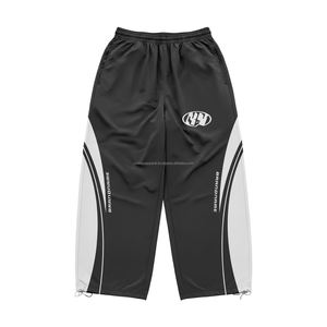 Conjunto Deportivo Personalizado para Hombre con Tiras Reflectantes y Bordado Exquisito, Estilo Urbano, Corte Holgado - Product Image 5