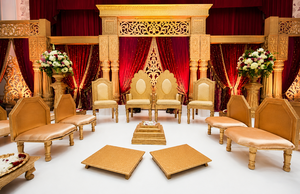 Sillas de Madera Doradas de Lujo para Bodas Indias, Ligeras, Personalizables, Estilo Maharaja, Juego de Sillas Vidhi para Eventos - Product Image 4